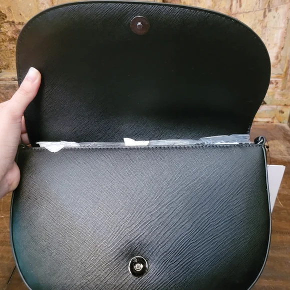 NWT black purse with shoulder strap - Picture 5 of 9